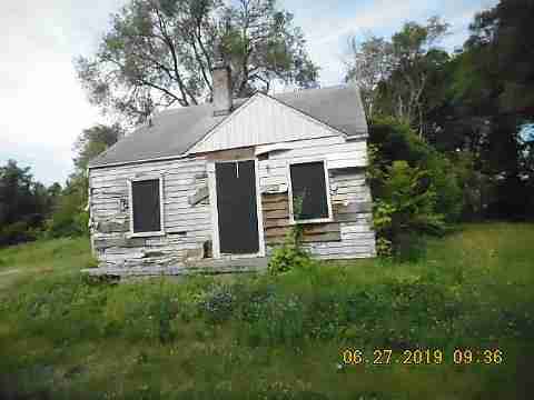 8523 Strathmoor (7)_m.jpg